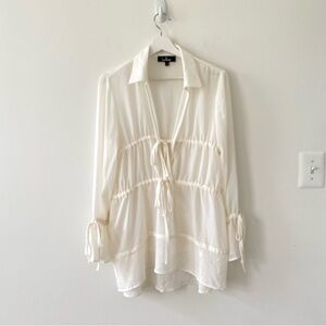 Lulu’s Women’s Tie-front and Sleeve Detail Top